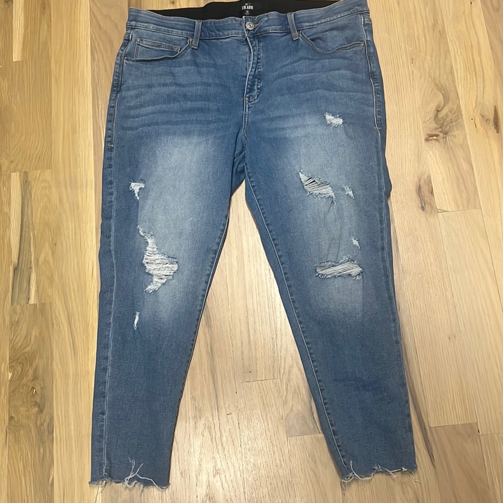 LuLaRoe Lightwash, Distressed Jeans